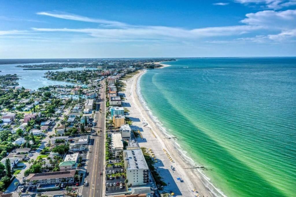 Sunset Beach Suites Of Madeira Beach! Pet Friendly Summer Getaway! Steps To Beach! - Suite 10 圣徒皮特海滩 外观 照片