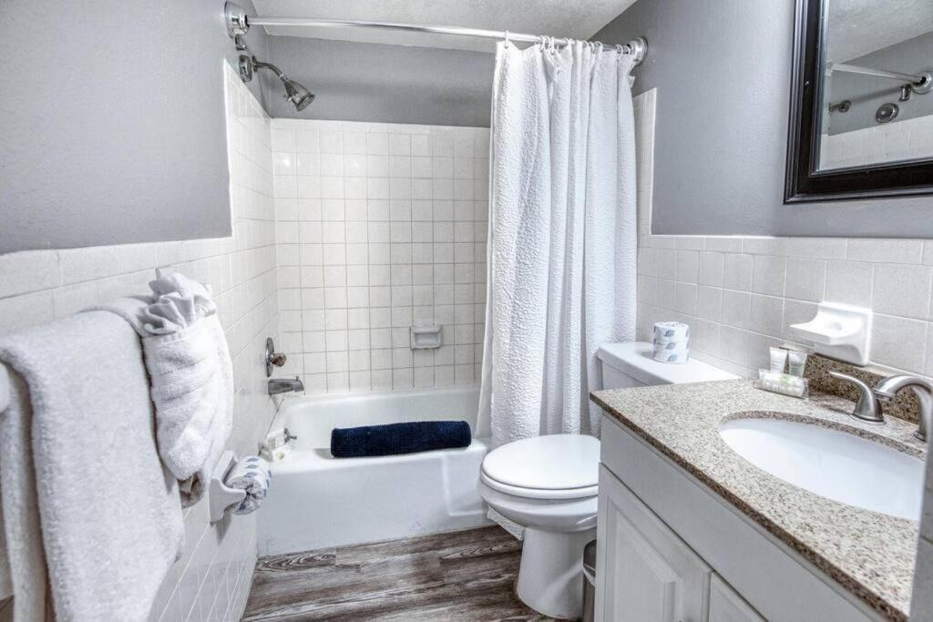 Sunset Beach Suites Of Madeira Beach! Pet Friendly Summer Getaway! Steps To Beach! - Suite 10 圣徒皮特海滩 外观 照片