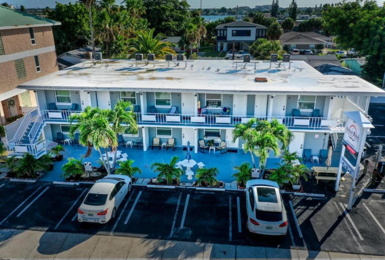 Sunset Beach Suites Of Madeira Beach! Pet Friendly Summer Getaway! Steps To Beach! - Suite 10 圣徒皮特海滩 外观 照片
