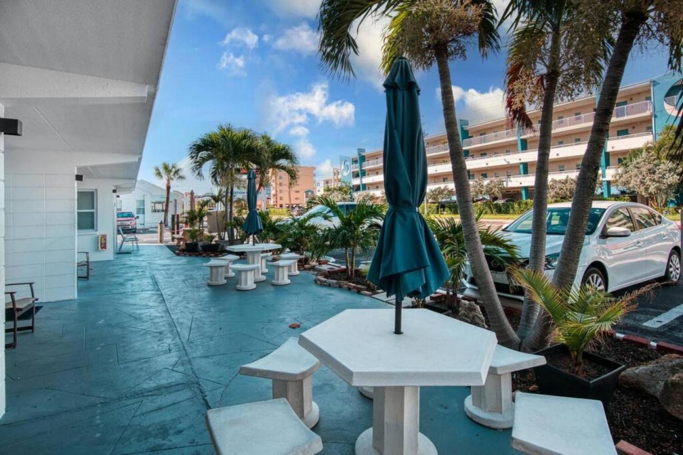Sunset Beach Suites Of Madeira Beach! Pet Friendly Summer Getaway! Steps To Beach! - Suite 10 圣徒皮特海滩 外观 照片